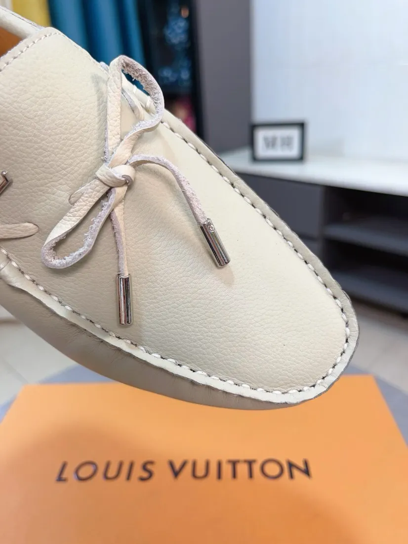 Men's men's shoes💰400🌹🌹[LV Louis Vuitton] New men's beanie shoes💝💝.. Top-grade imported cowhide embossed➕Comfortable leather lining. It is extremely skin-friendly and comfortable, feels very delicate, and the shape is very correct! Perfectly reflects the three-dimensional sense, code number: 38-44